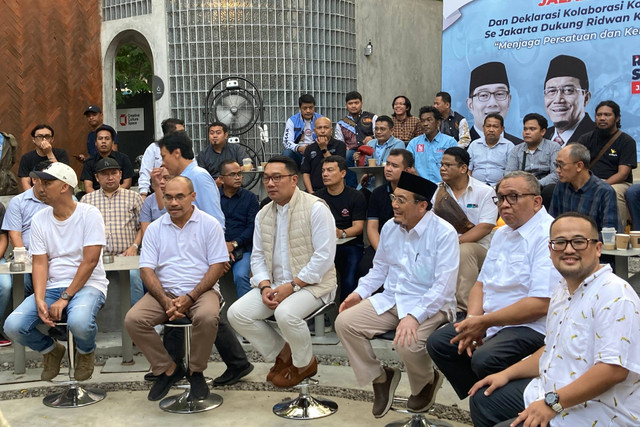 Bacagub dan Bacawagub Jakarta Ridwan Kamil-Suswono menghadiri launching Jalak Nasional dan Deklarasi Kolaborasi Komunitas Relawan Se-Jakarta, Jakarta Selatan, Minggu (1/9/2024).